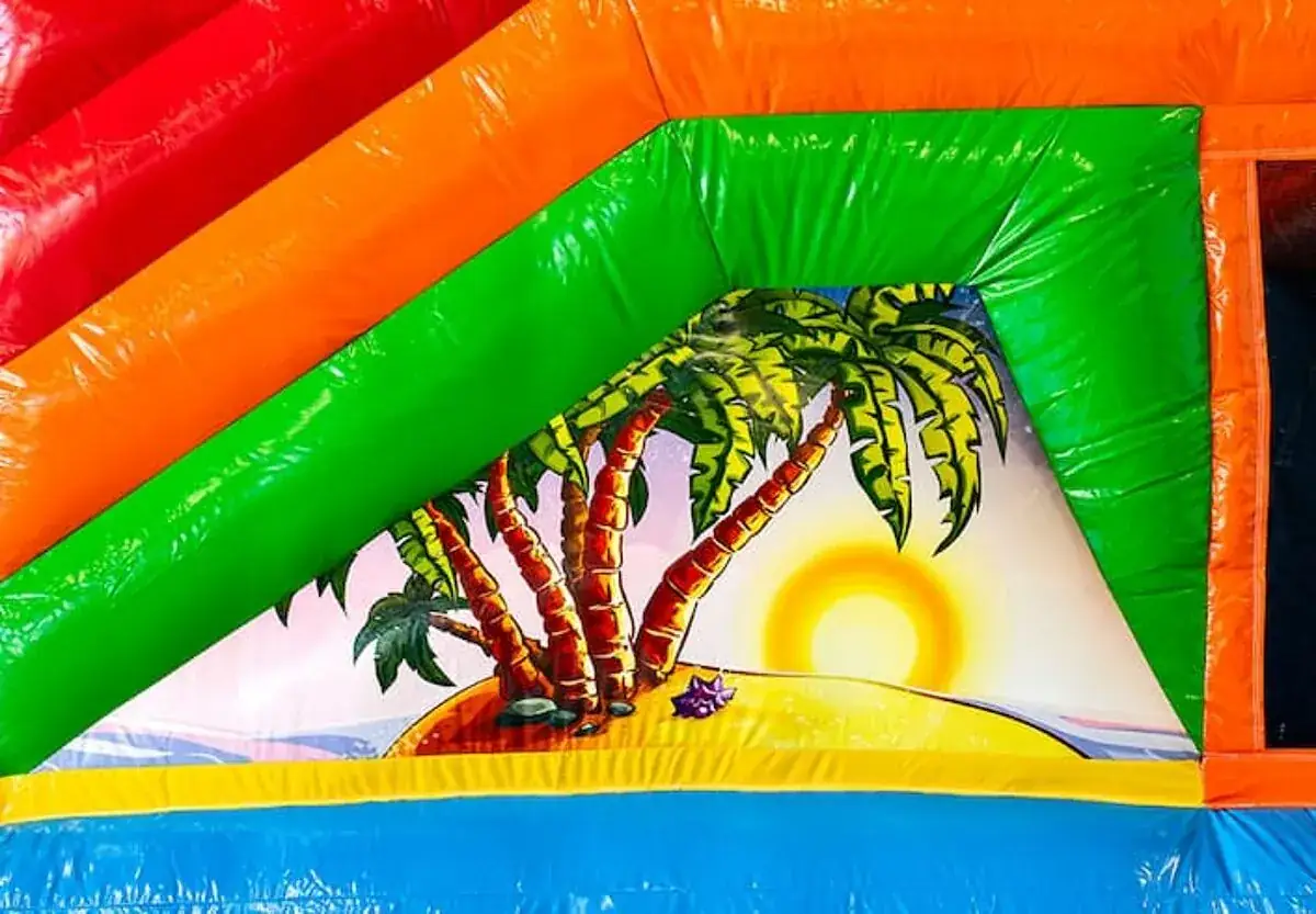 Château gonflable Hawaii thème tropical avec toboggan, en location dans le Haut-Rhin — vignette 8