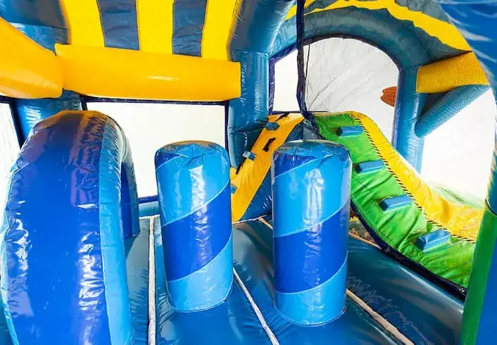 Château gonflable multiactivités Monde Marin XL avec toboggan, en location dans le Haut-Rhin — vignette 8